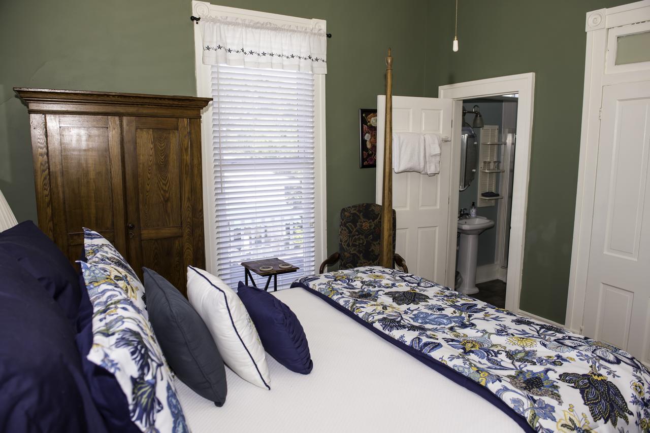 Pecan Tree Inn - thumb 10