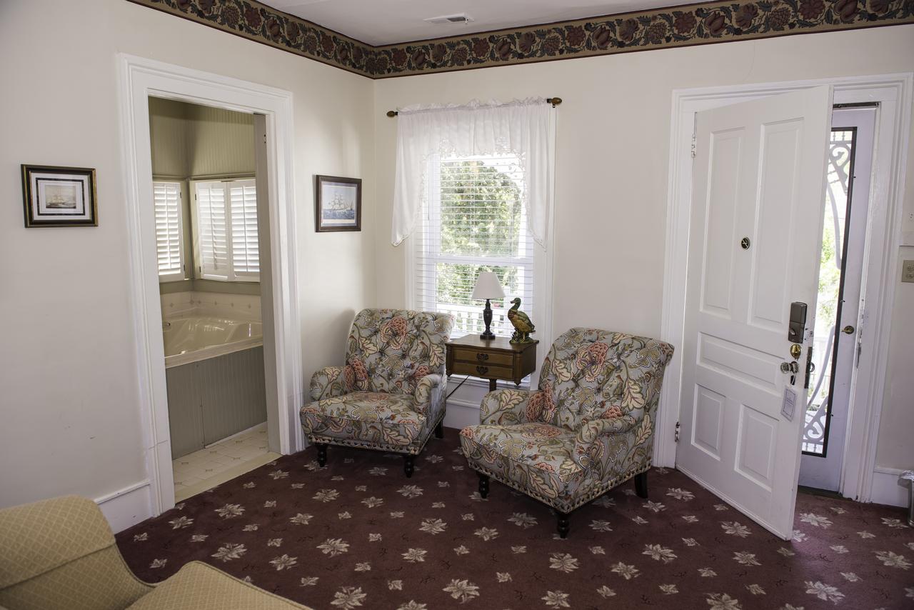 Pecan Tree Inn - thumb 8