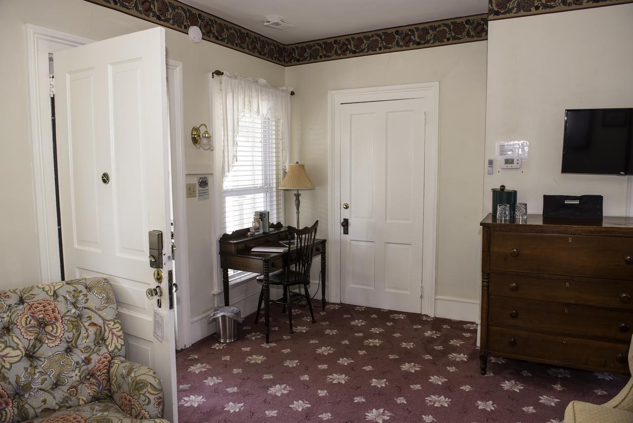 Pecan Tree Inn - thumb 11