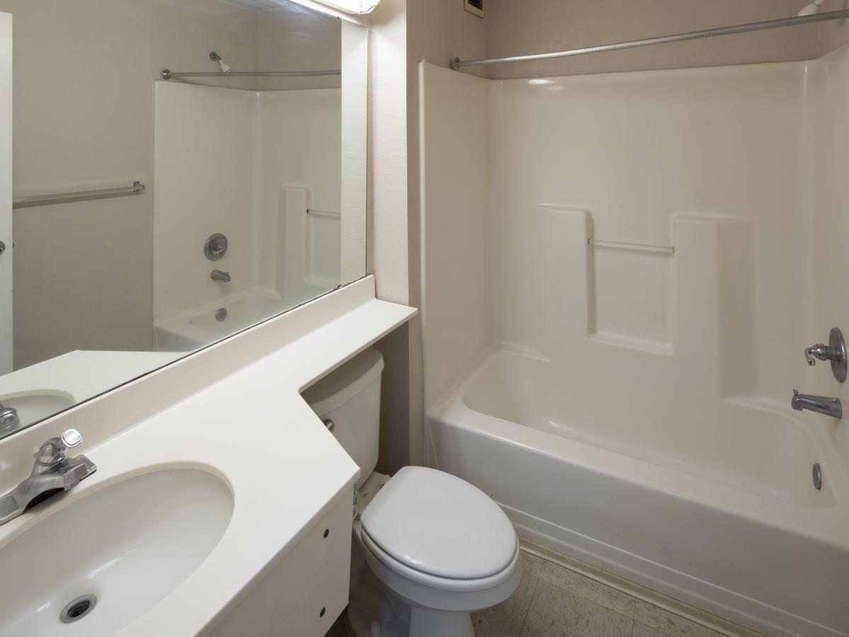 InTown Suites Extended Stay Greensboro NC-Lanada - thumb 13