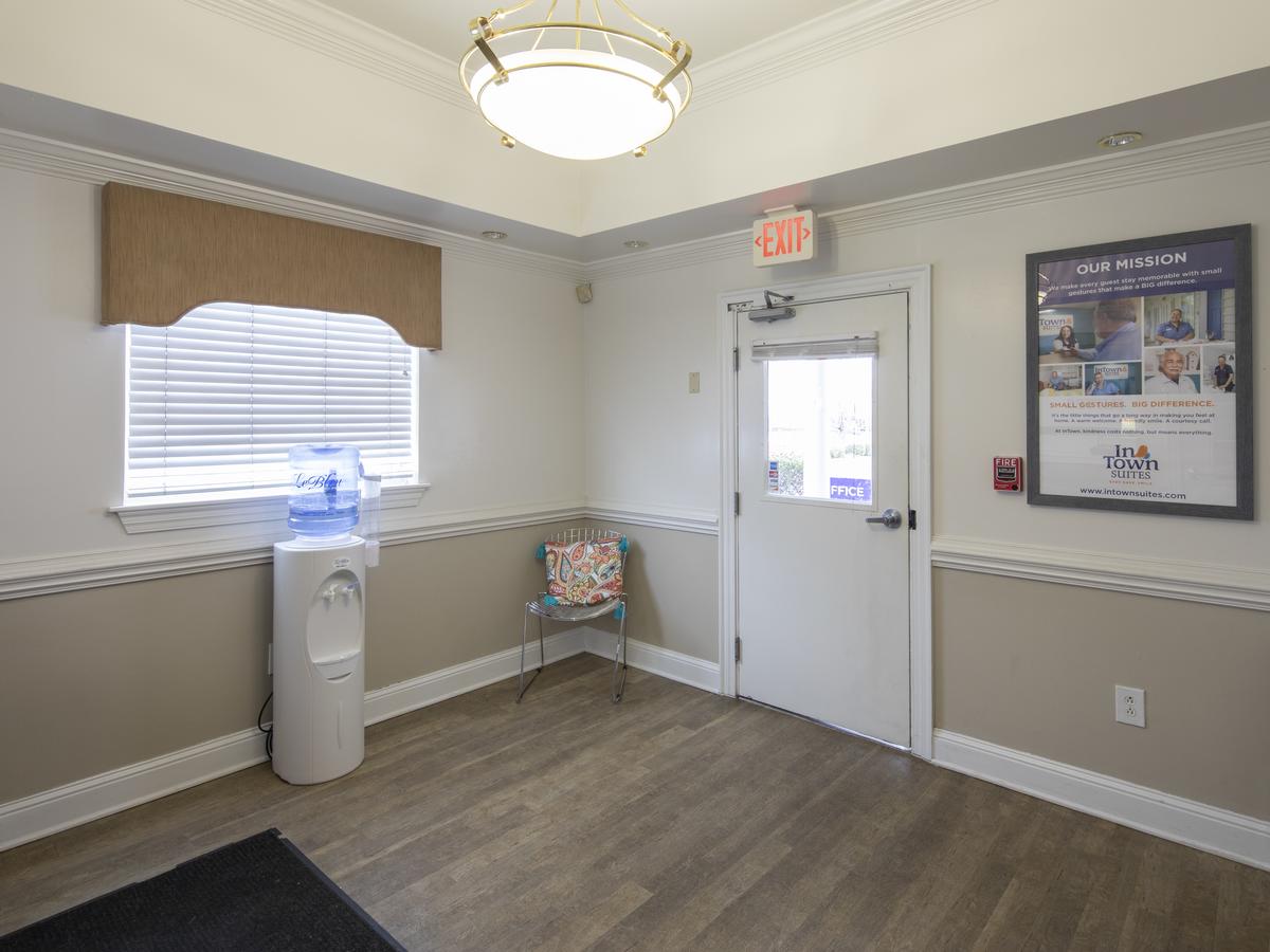 InTown Suites Extended Stay Greensboro NC-Lanada - thumb 9