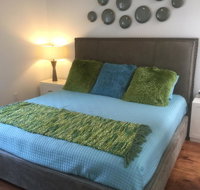 Pristine Downtown Pad - USA Accommodation