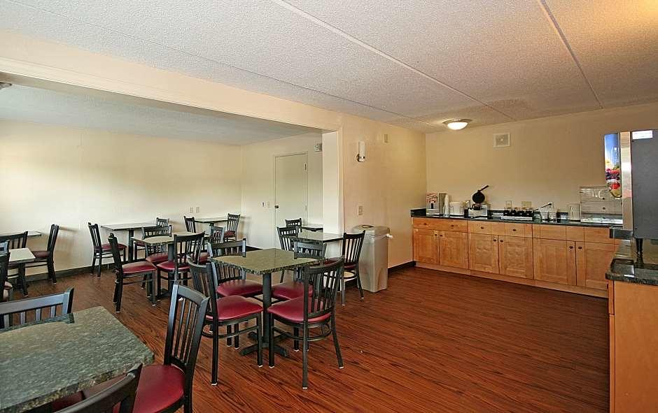 Red Roof Greensboro Airport - thumb 3