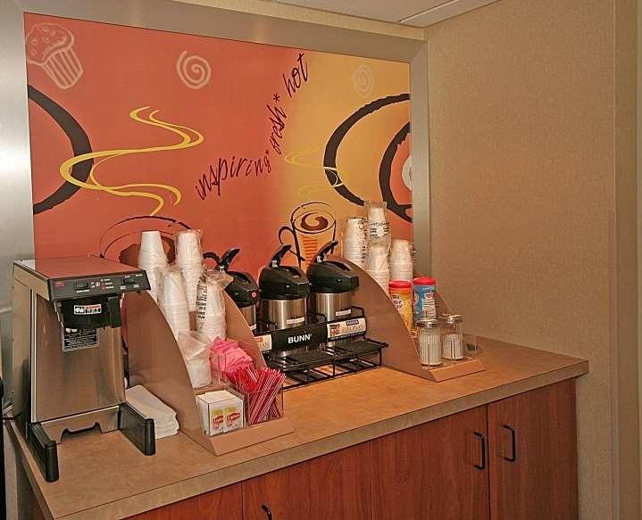 Red Roof Greensboro Airport - thumb 1