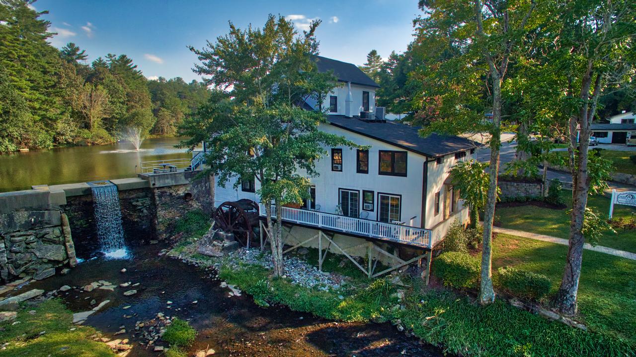 Mill House Lodge - Flat Rock - thumb 1