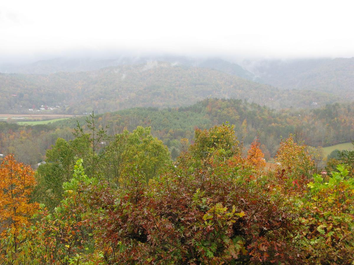 A Little Slice Of Smokey Mountain Heaven With Wifi - thumb 1