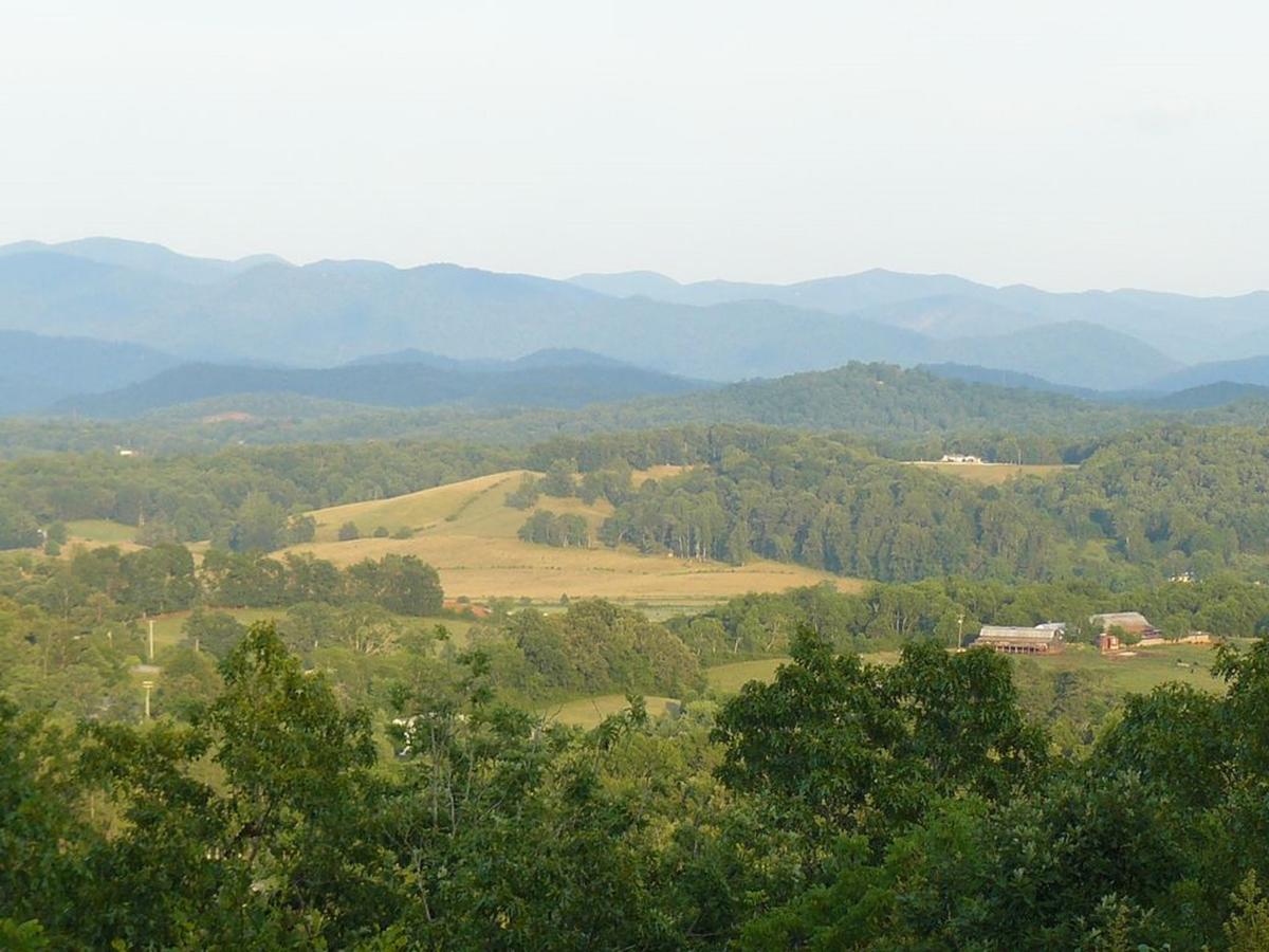 A Little Slice Of Smokey Mountain Heaven With Wifi - thumb 10