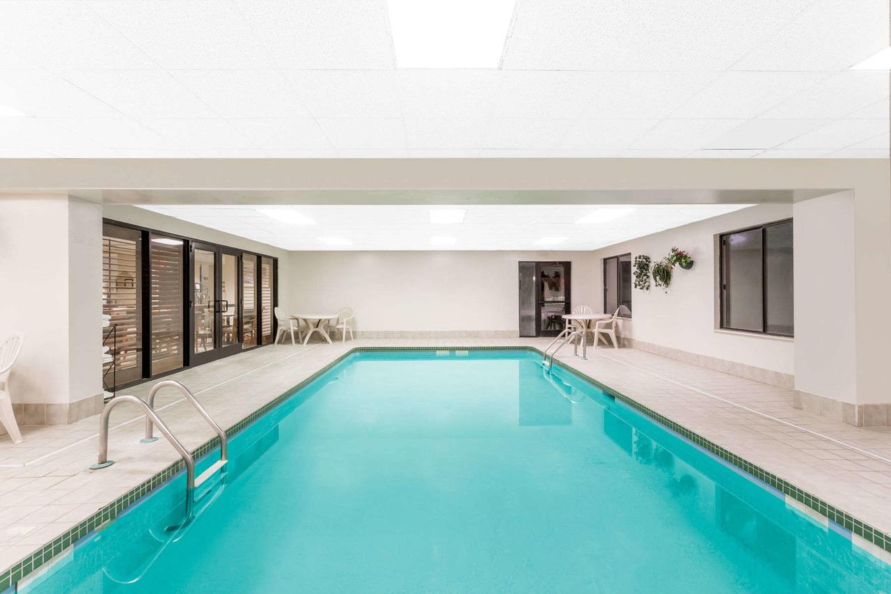 Wingate By Wyndham - Greenville - thumb 2