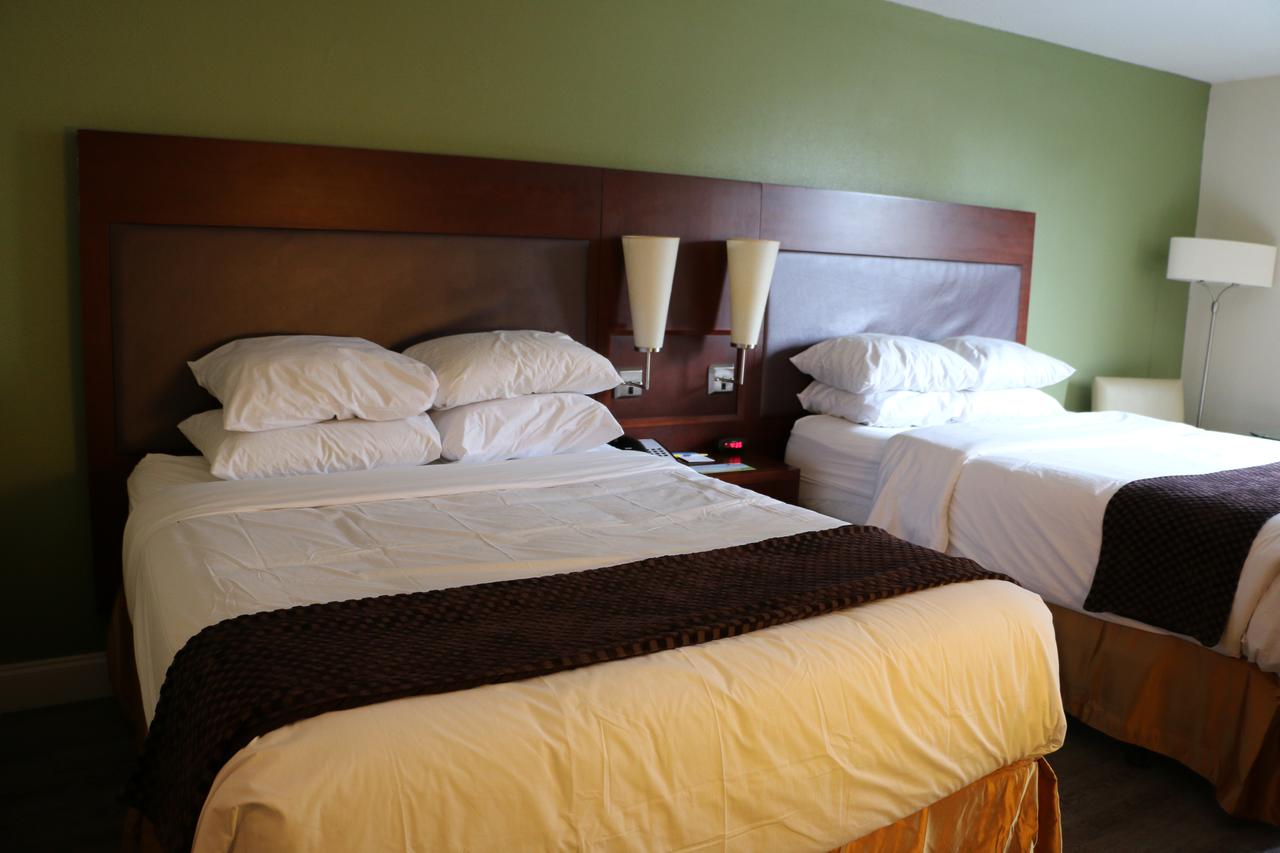 Days Inn & Suites By Wyndham Rocky Mount Golden East - thumb 1