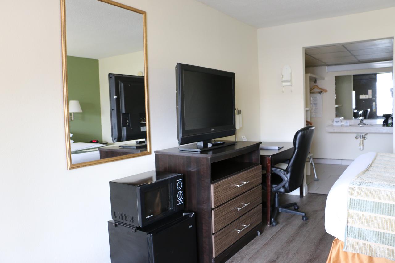 Days Inn & Suites By Wyndham Rocky Mount Golden East - thumb 3