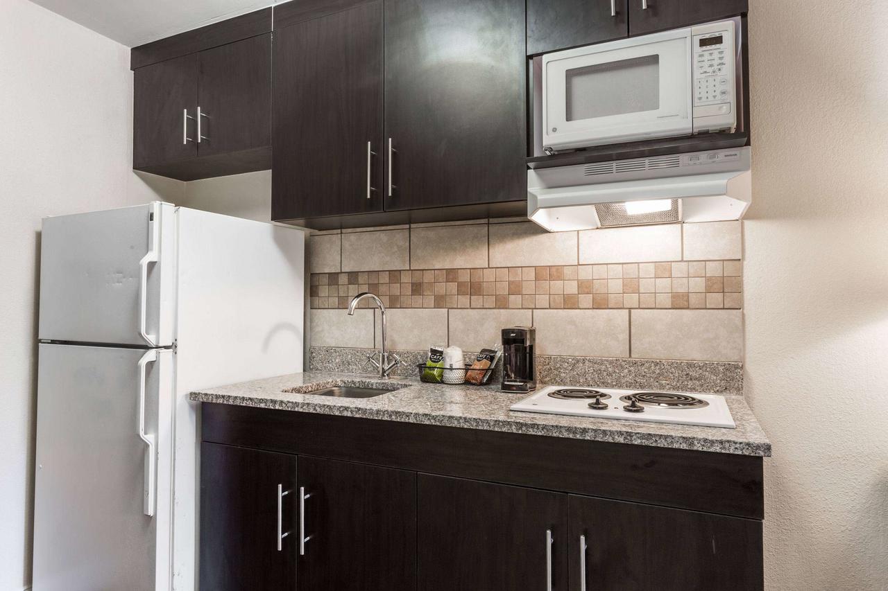 Days Inn & Suites By Wyndham Rocky Mount Golden East - thumb 41