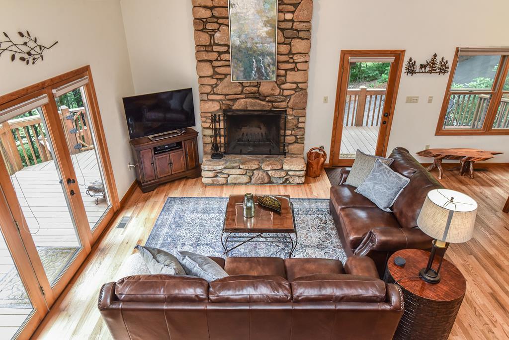 A Mountain Escapade Home - thumb 7