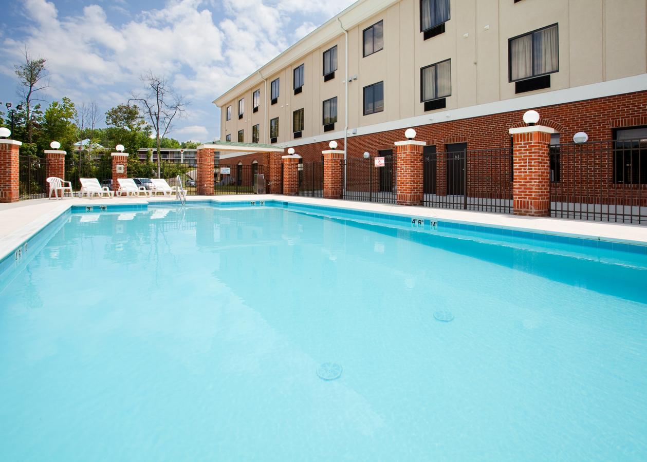 Holiday Inn Express Hotel & Suites Greensboro-East - thumb 7