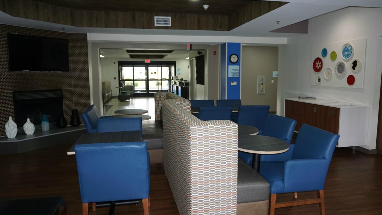 Holiday Inn Express Hotel & Suites Greensboro-East - thumb 4