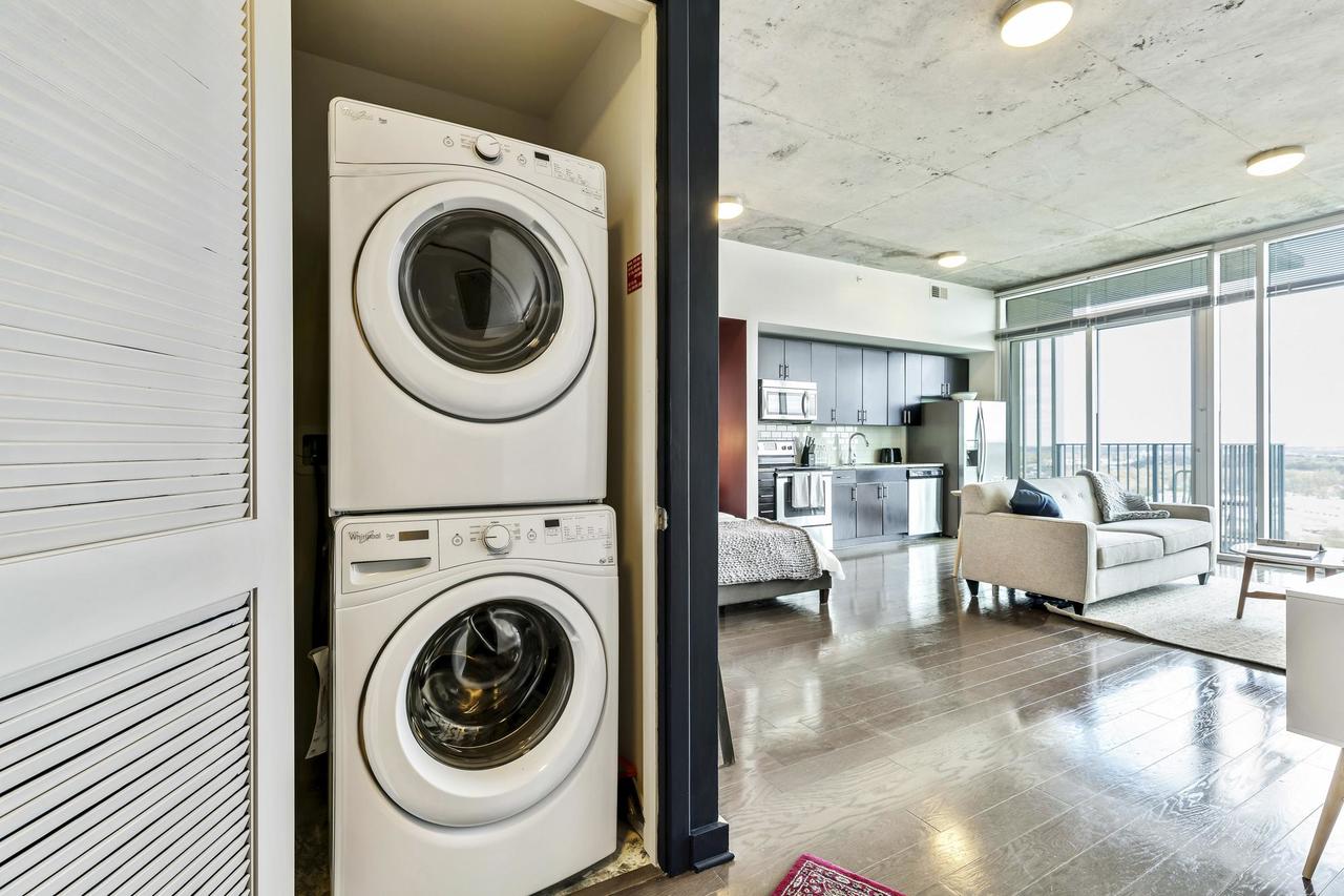 Charlotte Uptown 2107 - thumb 1