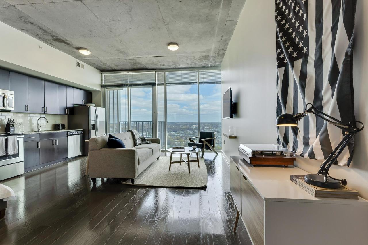 Charlotte Uptown 2107 - thumb 14