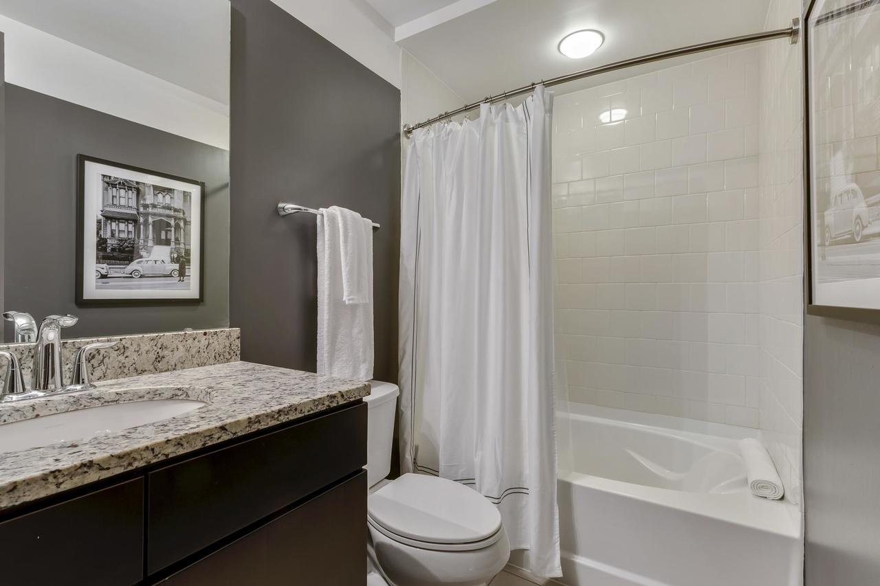 Charlotte Uptown 2107 - thumb 3