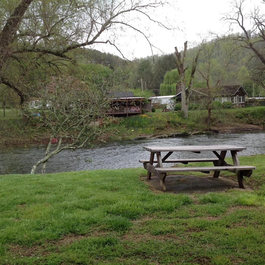 Lloyds On The River Country Inn - thumb 8
