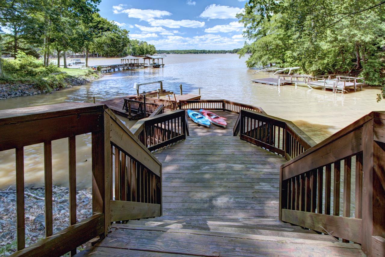 Lake Wylie Waterfront Incl. Dock W/lift & Kayaks - thumb 0