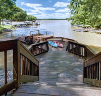 Lake Wylie Waterfront incl. dock w/lift  kayaks - Tourism Bookings