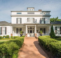 Lions Gate BB - USA Accommodation