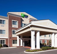 Holiday Inn Express  Suites Southern Pines-Pinehurst Area - Tourism Bookings
