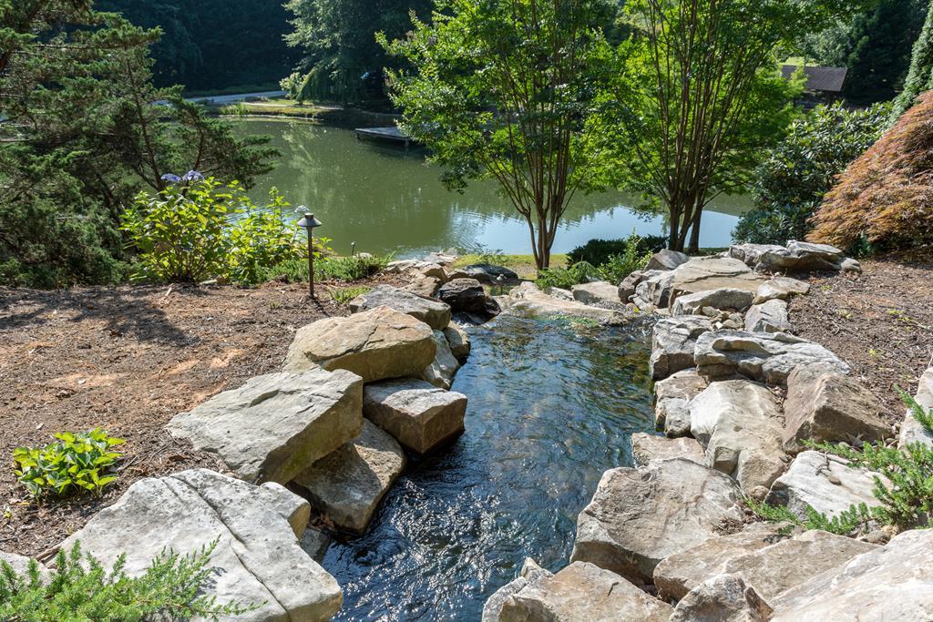 Waterfall Manor Home - thumb 18