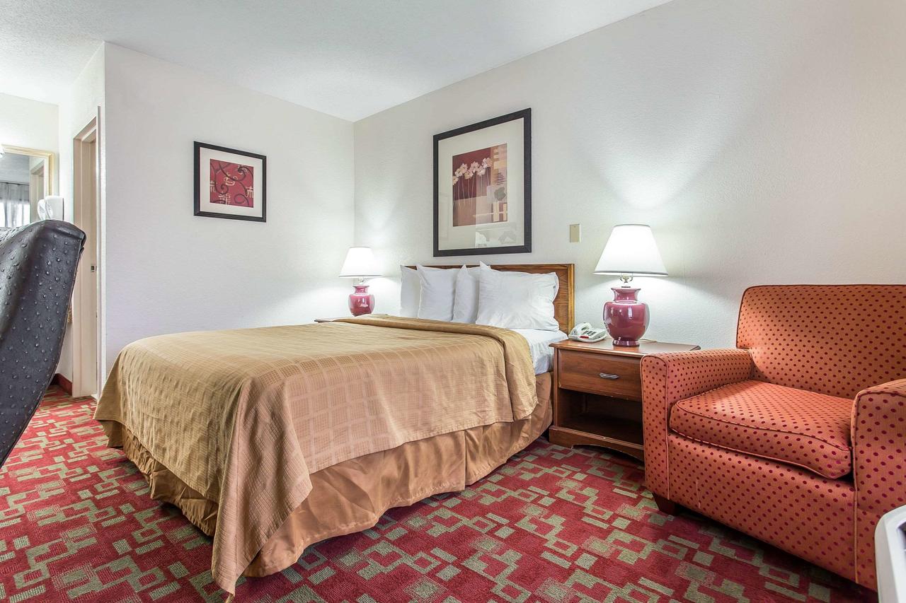 Quality Inn Greenville Near University - thumb 24