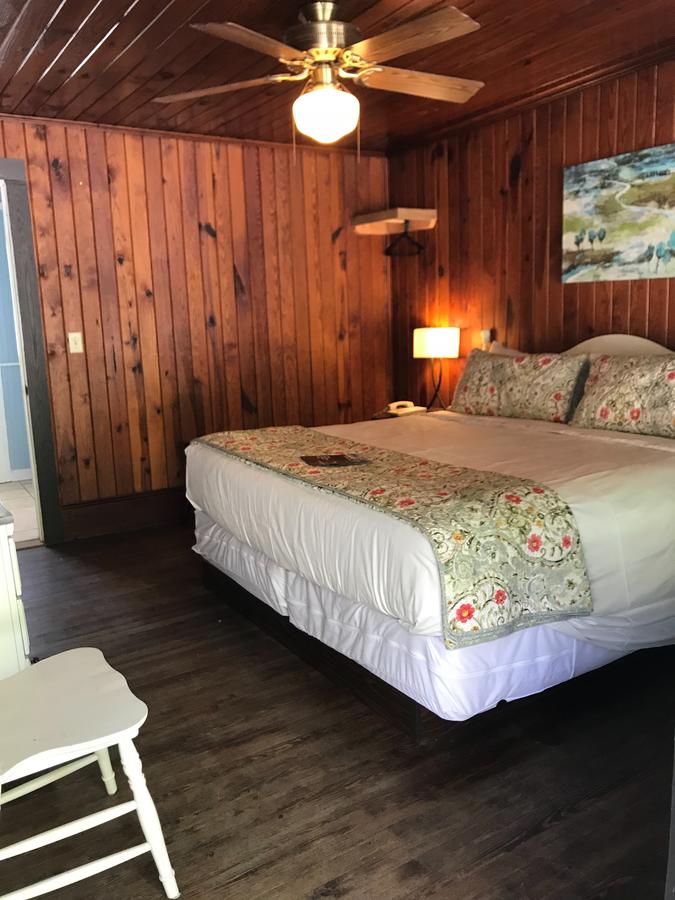 Riverside Lodge At Chimney Rock - thumb 1