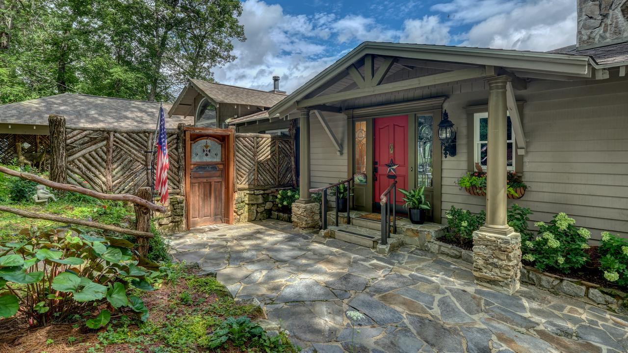 The Frog Pond House - thumb 1