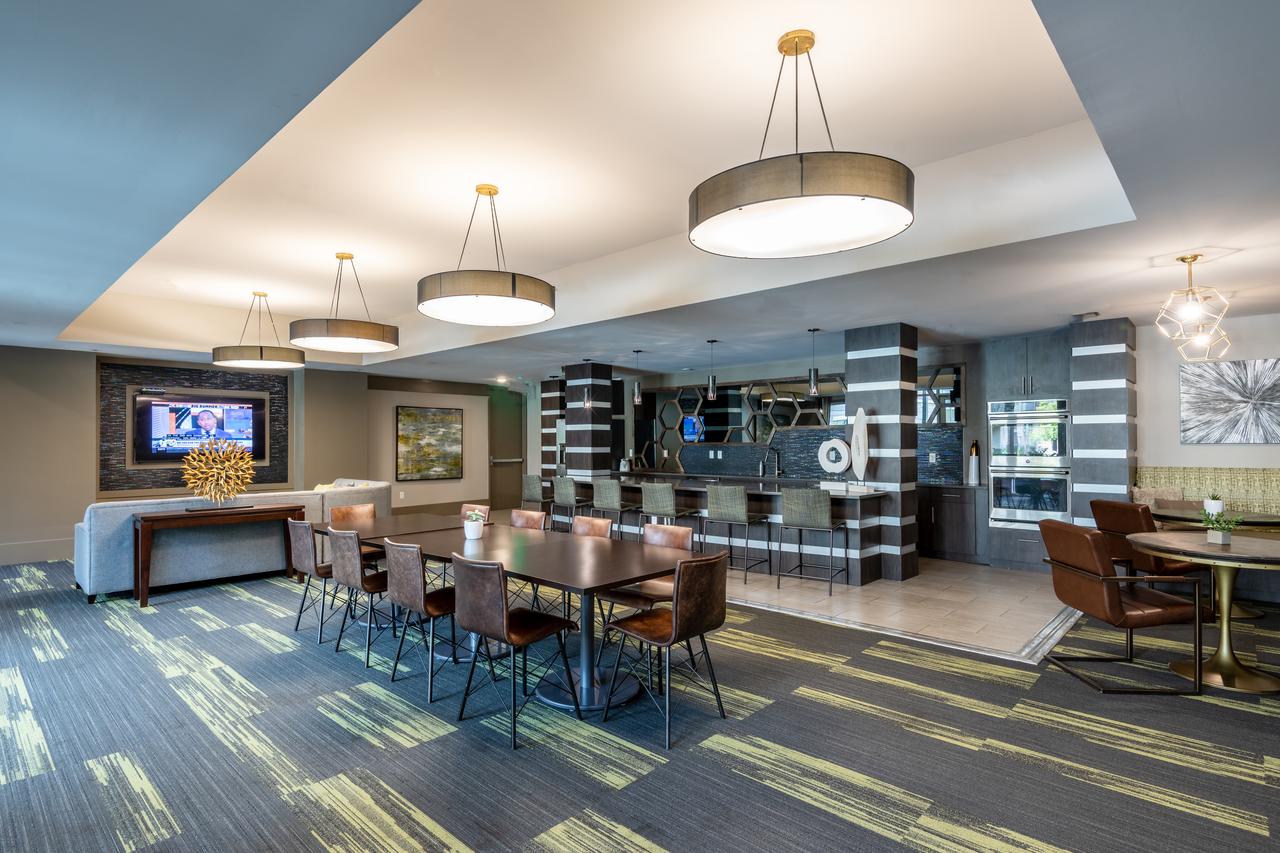 Stay Alfred On Trade Street - thumb 43