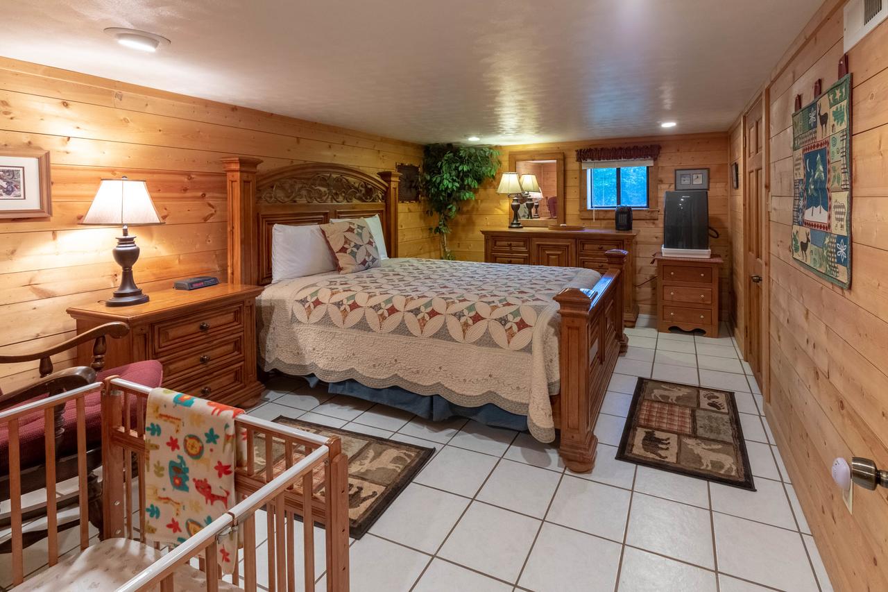 3 Bed 2 Bath Vacation Home In Bryson City - thumb 11
