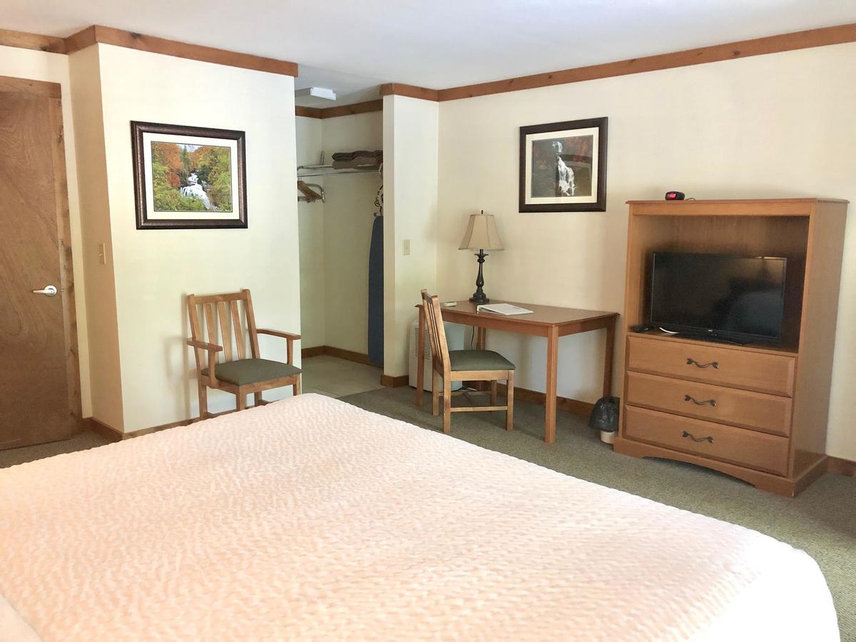 Cashiers Village Inn - thumb 20