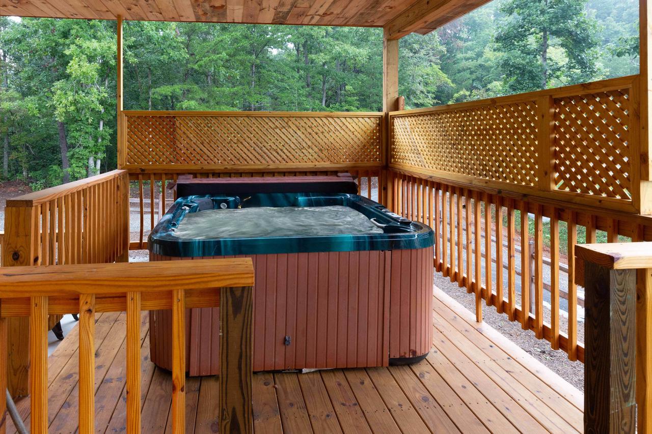 4 Bed 3 Bath Vacation Home In Bryson City - thumb 3