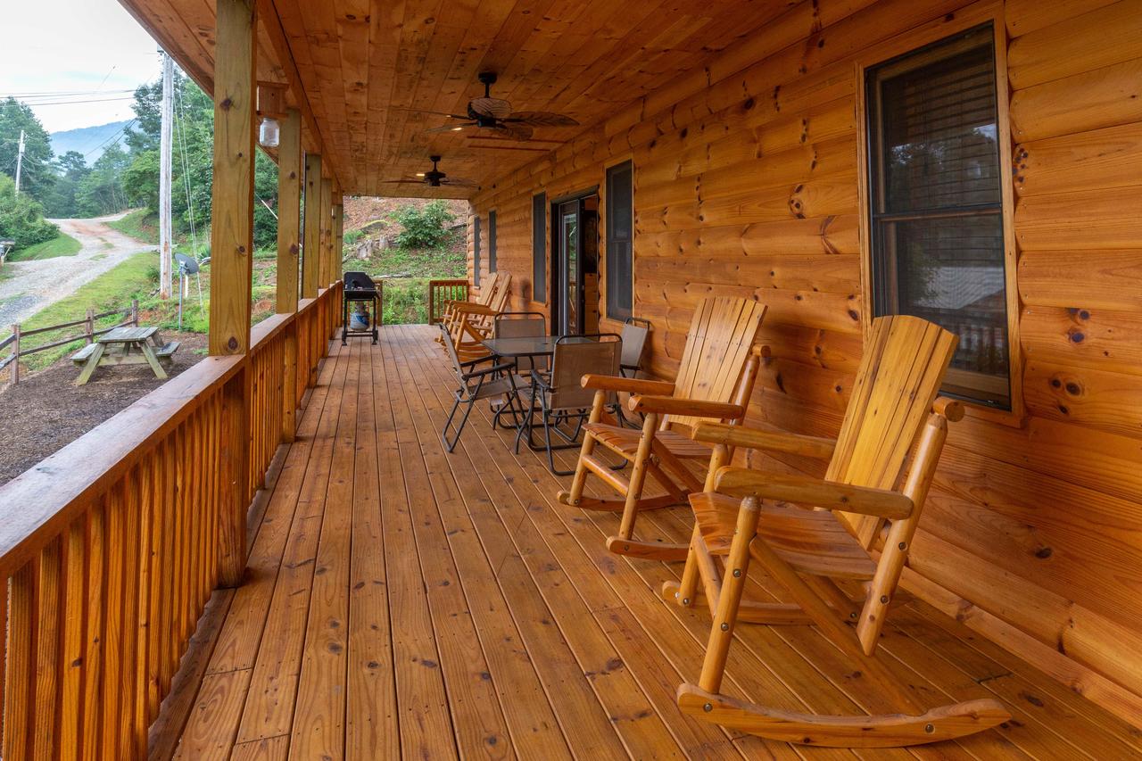 4 Bed 3 Bath Vacation Home In Bryson City - thumb 4
