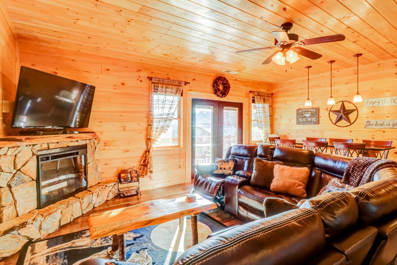 4 Bed 3 Bath Vacation Home In Bryson City - thumb 7