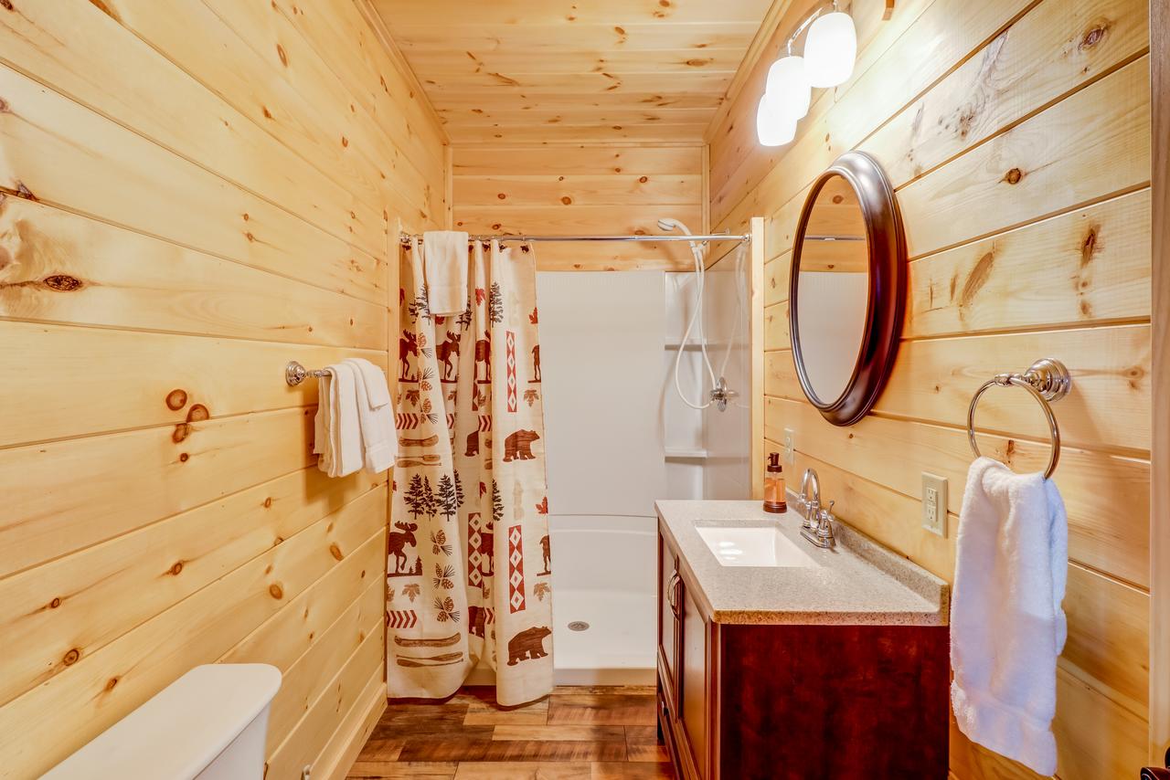 4 Bed 3 Bath Vacation Home In Bryson City - thumb 28