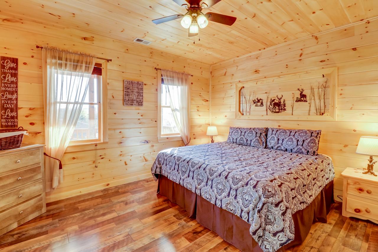 4 Bed 3 Bath Vacation Home In Bryson City - thumb 18