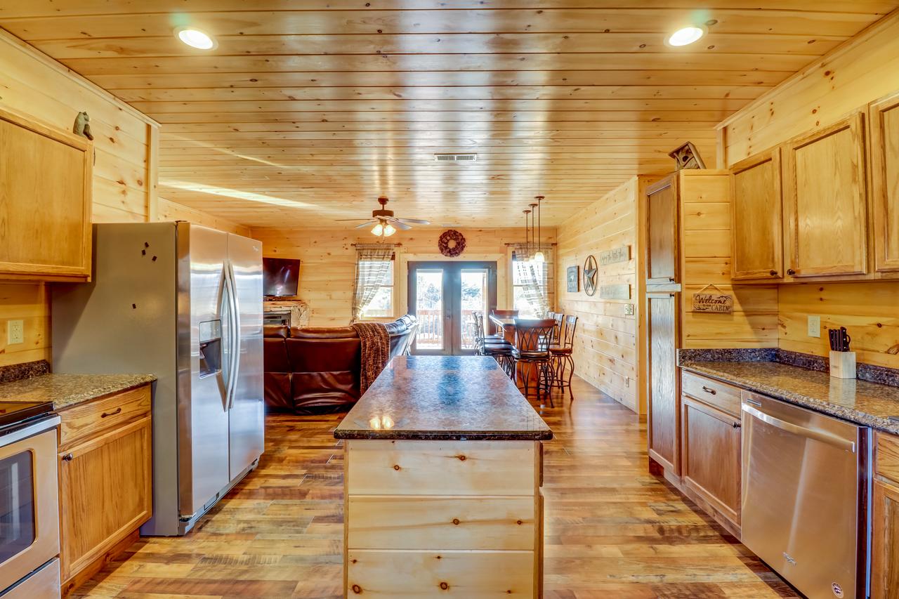 4 Bed 3 Bath Vacation Home In Bryson City - thumb 16