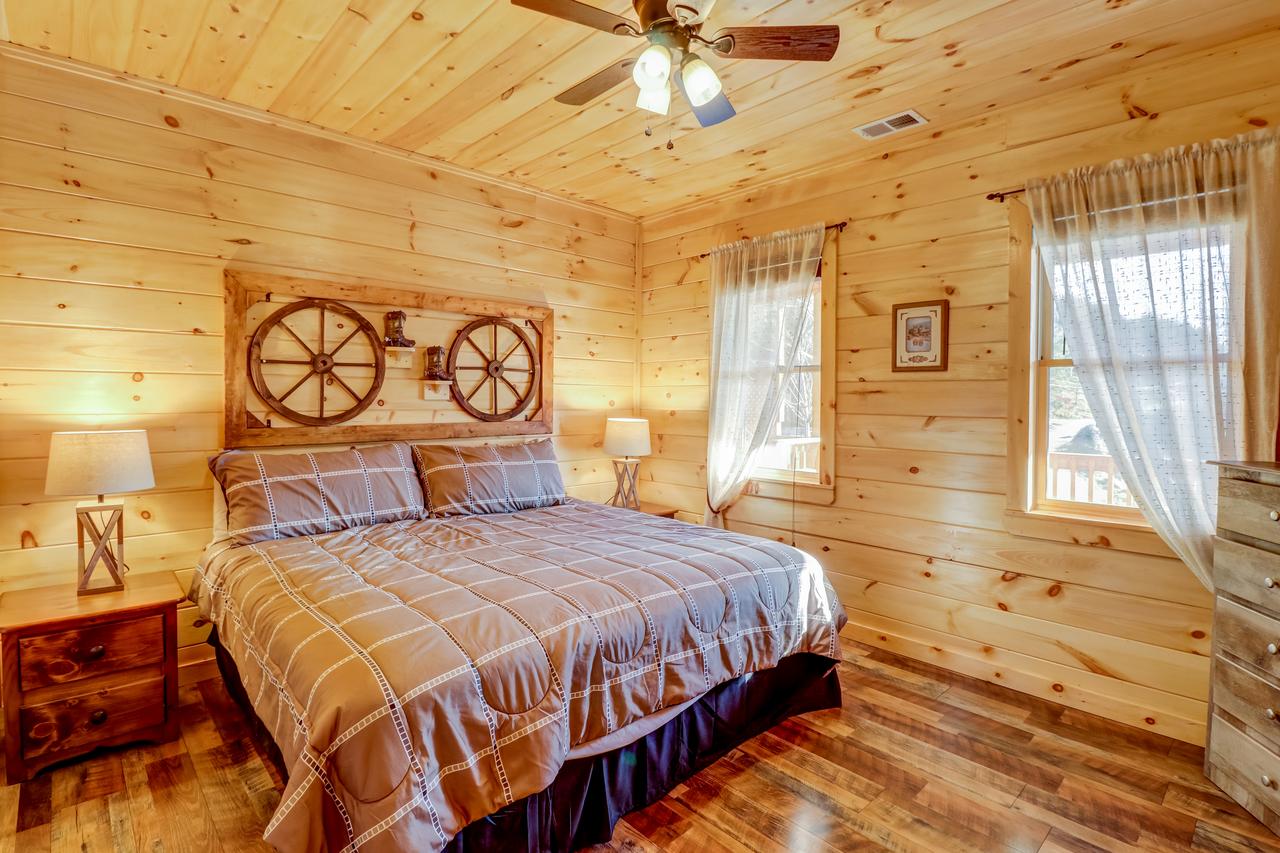 4 Bed 3 Bath Vacation Home In Bryson City - thumb 26