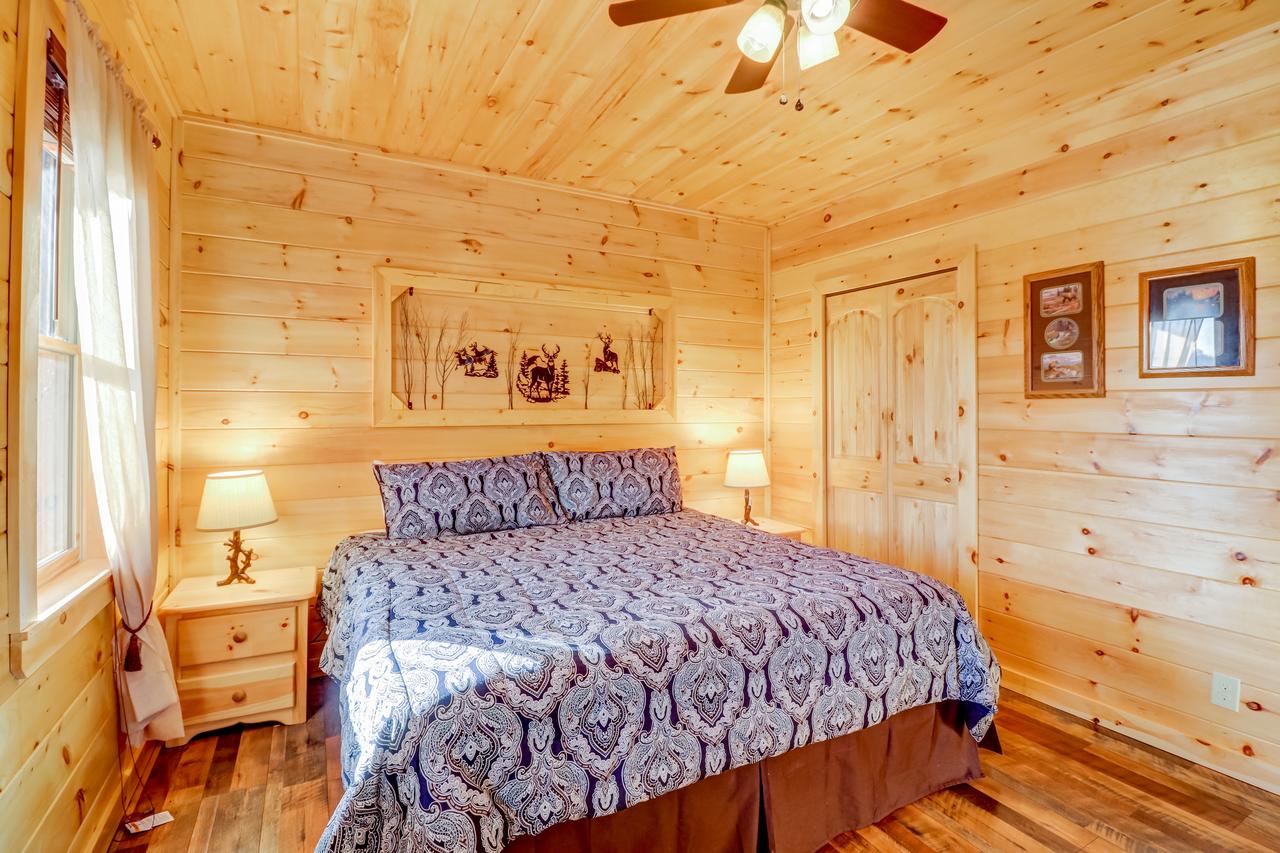 4 Bed 3 Bath Vacation Home In Bryson City - thumb 19