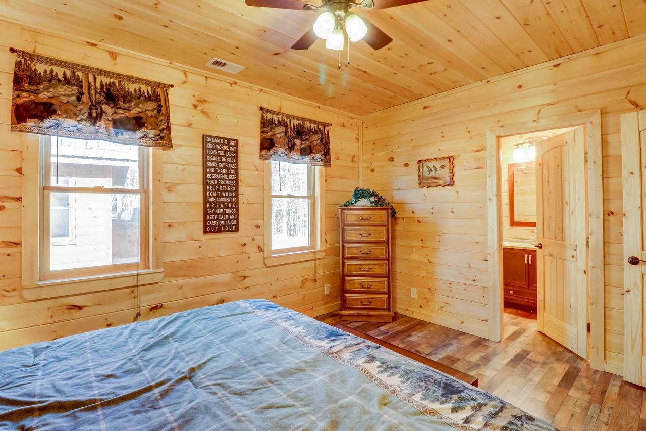 4 Bed 3 Bath Vacation Home In Bryson City - thumb 24