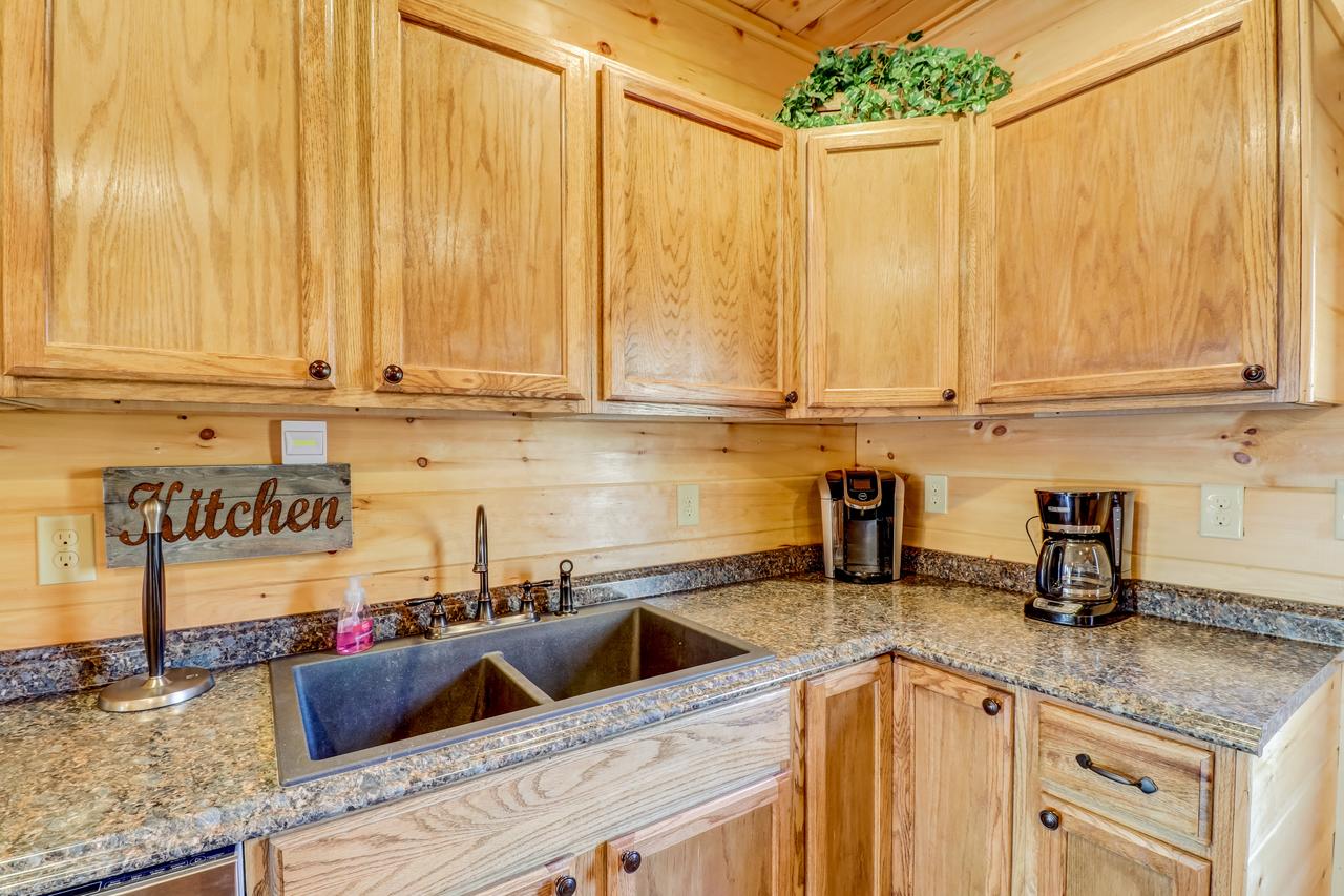 4 Bed 3 Bath Vacation Home In Bryson City - thumb 13
