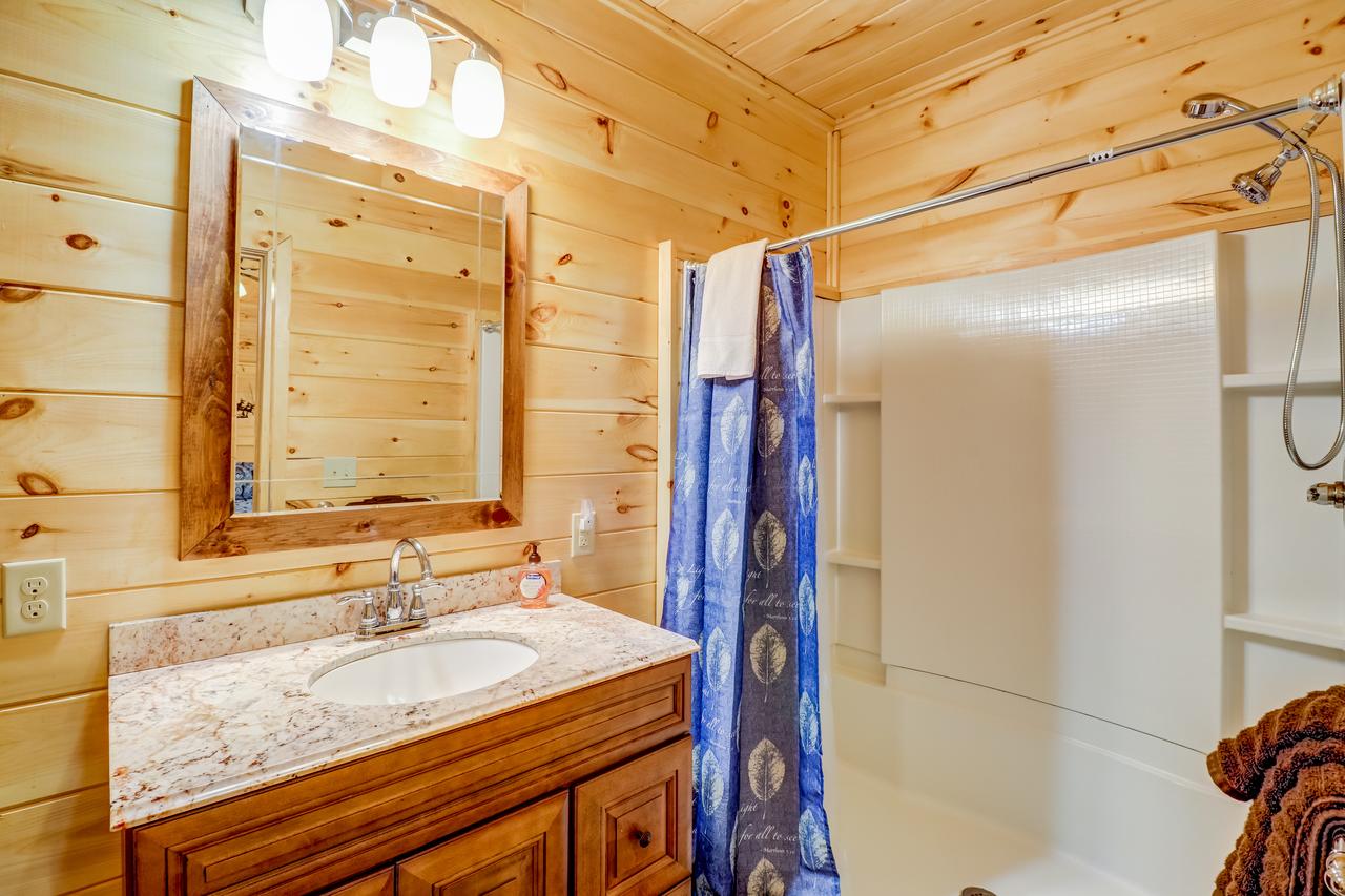 4 Bed 3 Bath Vacation Home In Bryson City - thumb 21