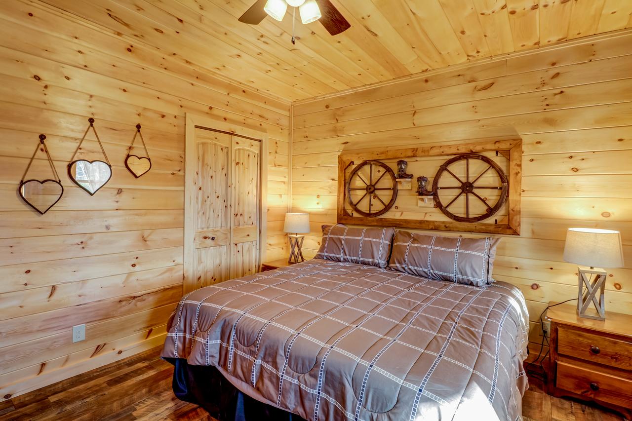4 Bed 3 Bath Vacation Home In Bryson City - thumb 27