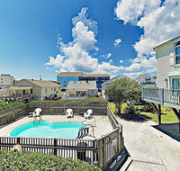 New Listing! Updated Townhome - 100 Yards To Beach Townhouse - USA Accommodation