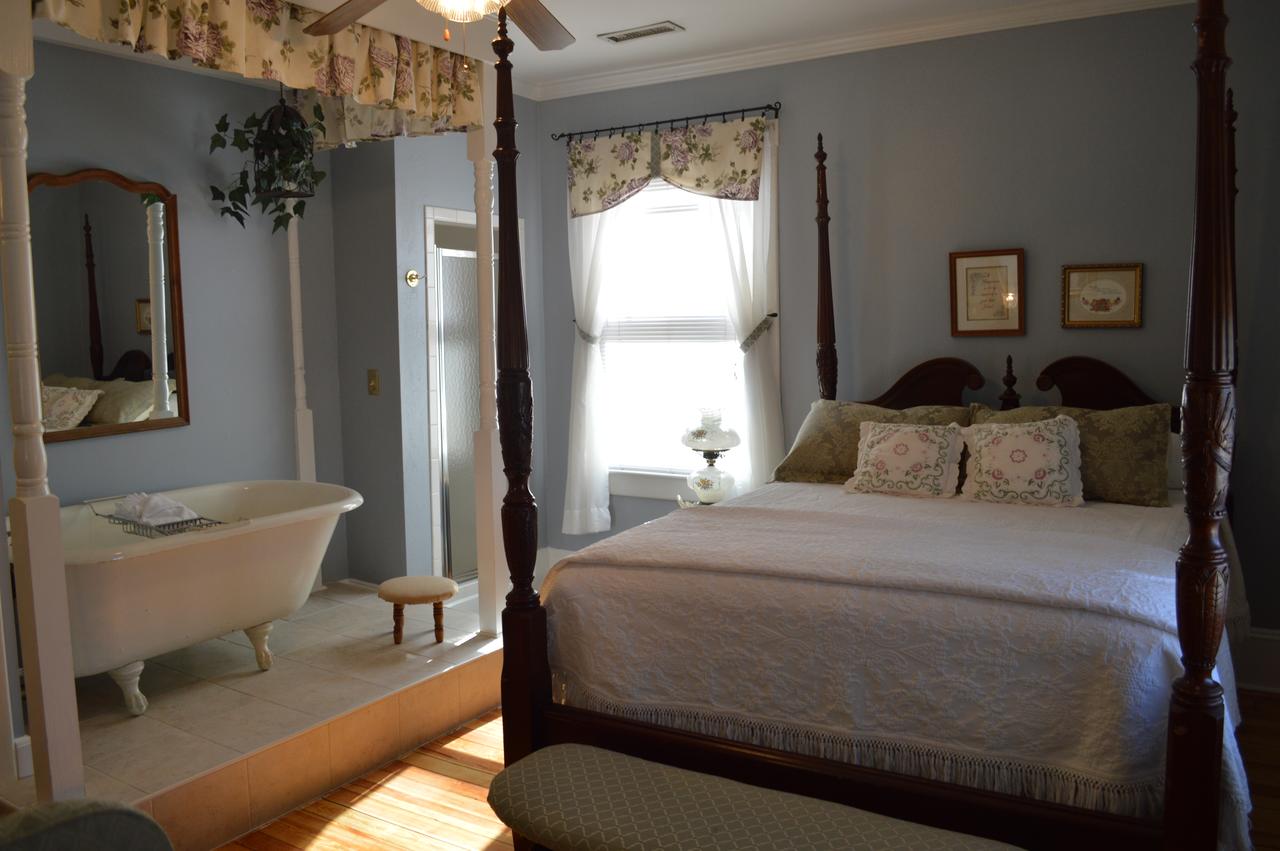 Red Rocker Inn - thumb 3