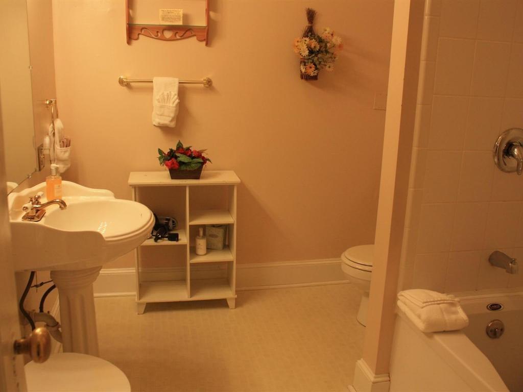 Red Rocker Inn - thumb 23