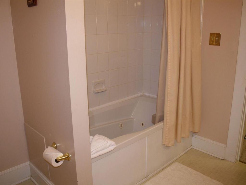 Red Rocker Inn - thumb 22