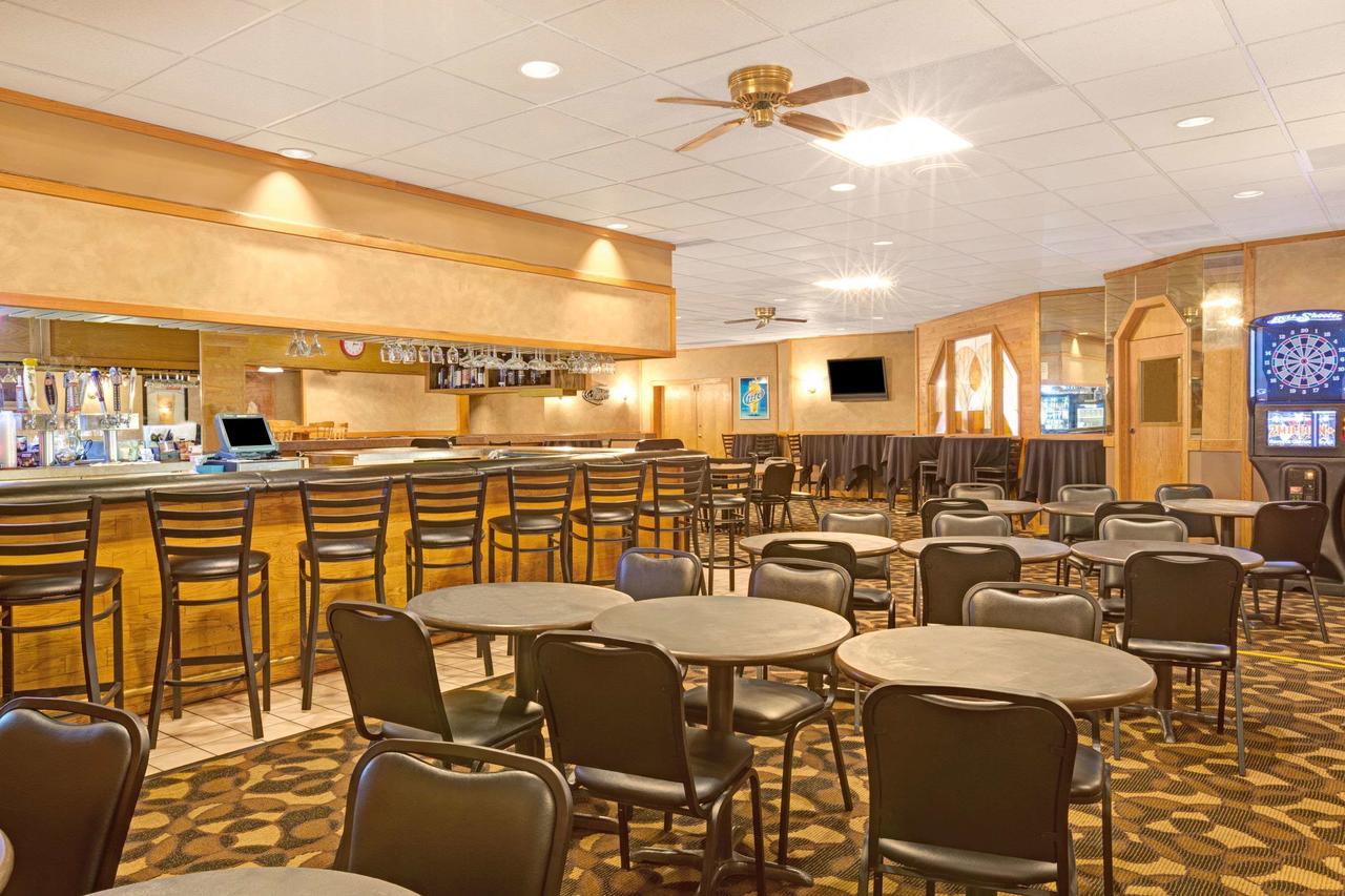 Ramada By Wyndham Bismarck - thumb 17